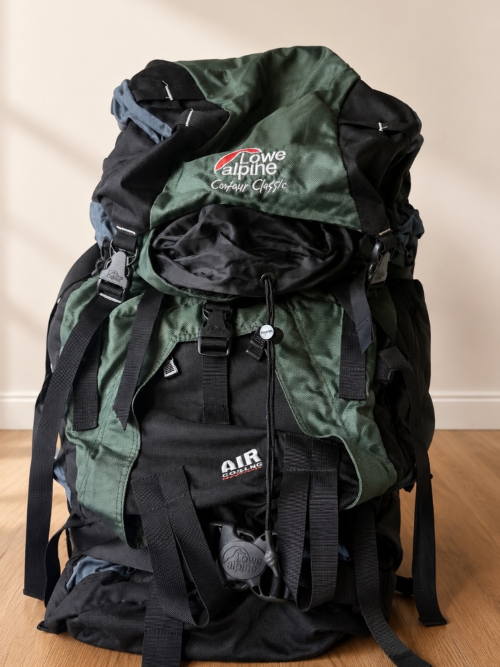 Lowe alpine Contour III hiking pack